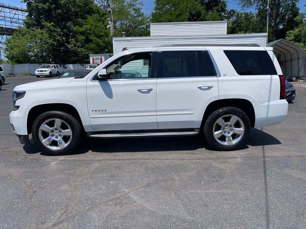 2015 Chevrolet Tahoe Image 2