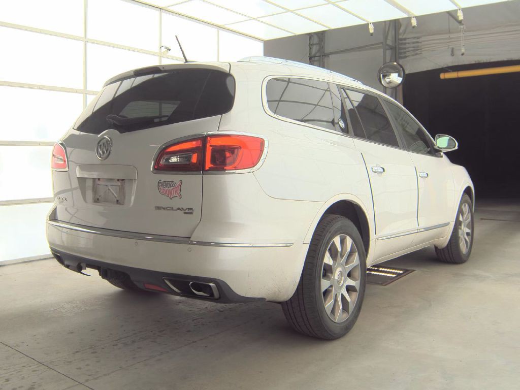 2017 Buick Enclave Image 2