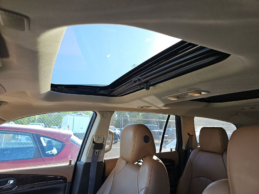 2017 Buick Enclave Image 3