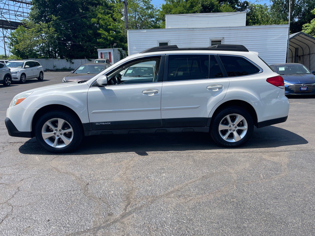 2014 Subaru Outback Image 2