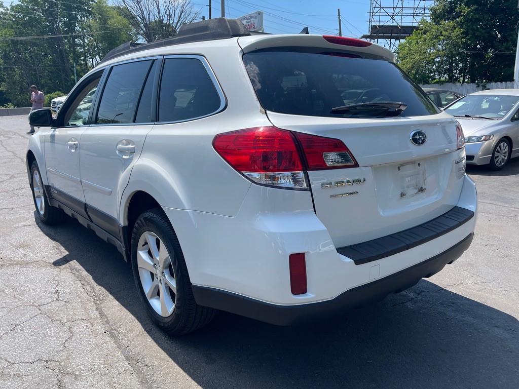 2014 Subaru Outback Image 3