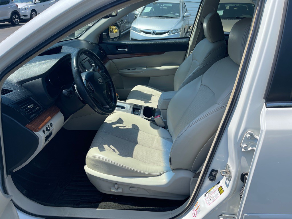 2014 Subaru Outback Image 14