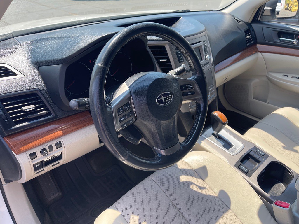 2014 Subaru Outback Image 15