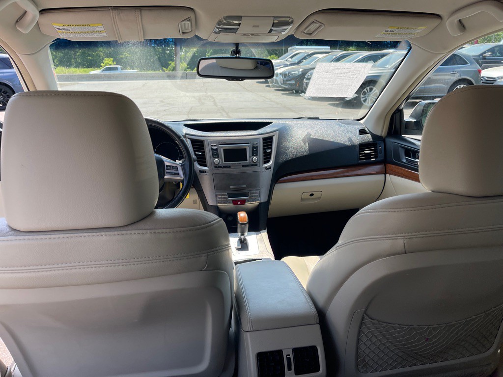 2014 Subaru Outback Image 17