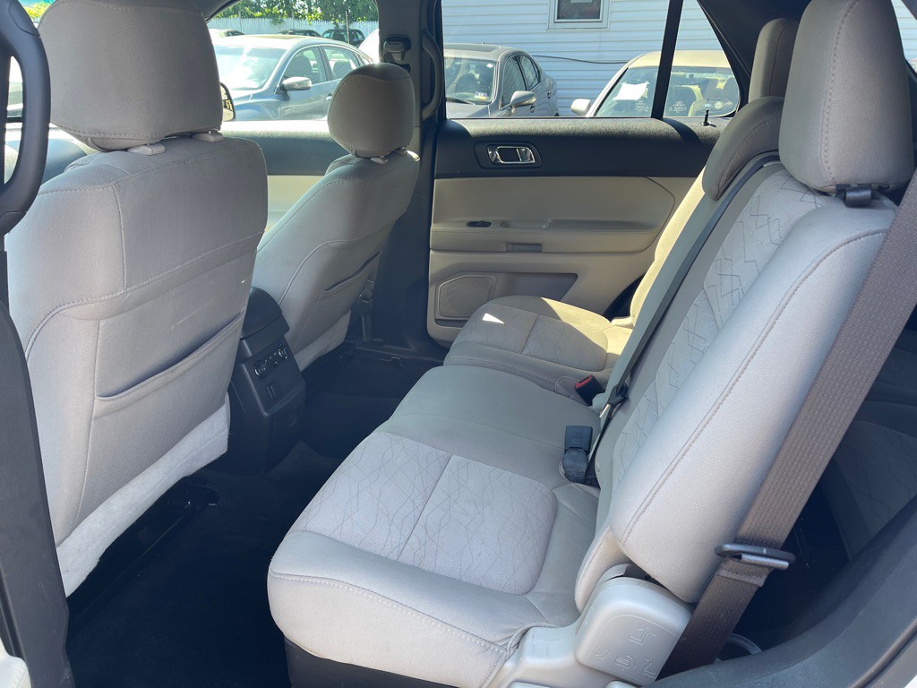 2015 Ford Explorer Image 11