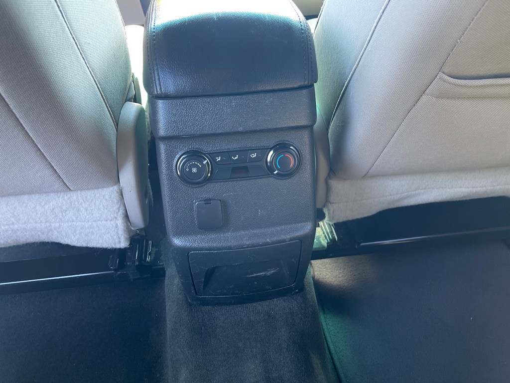 2015 Ford Explorer Image 16
