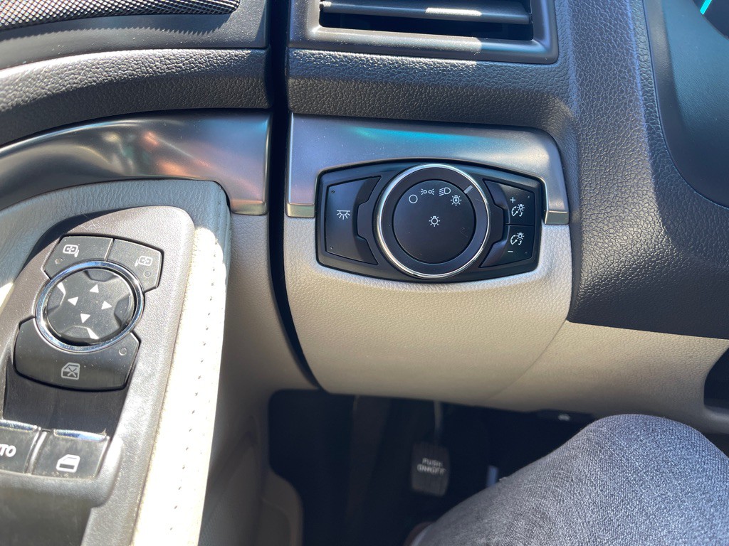 2015 Ford Explorer Image 26