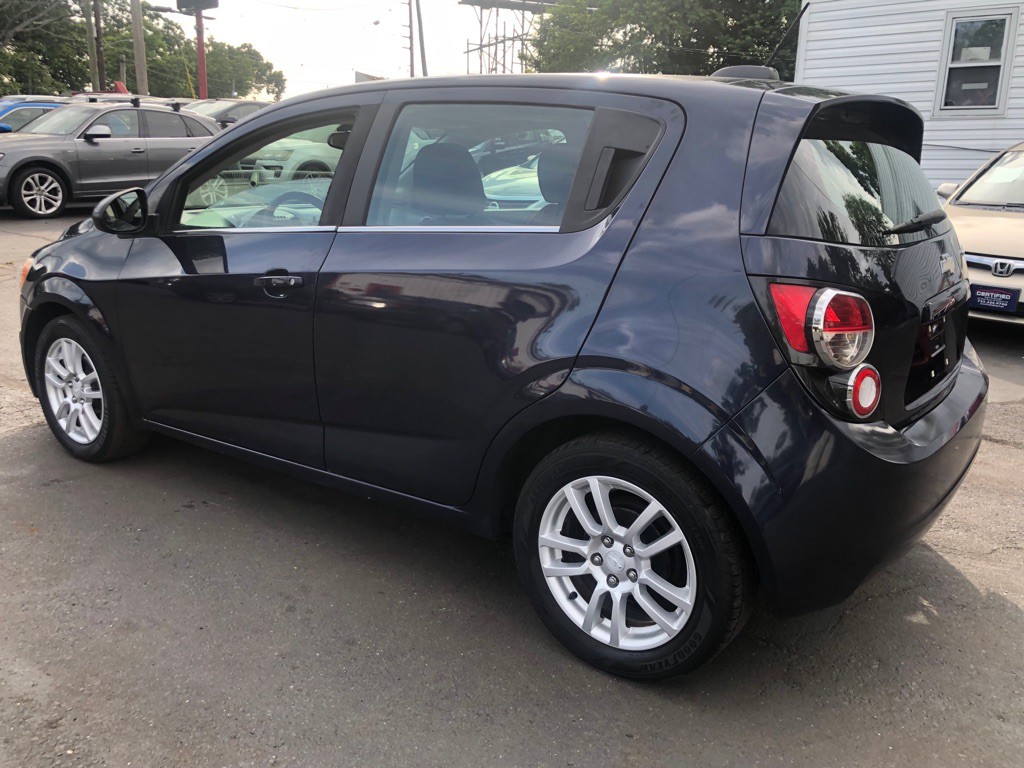2015 Chevrolet Sonic Image 4