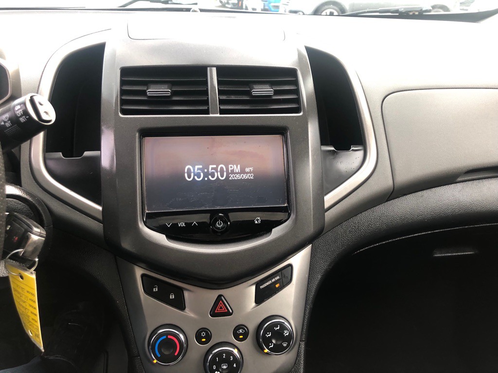 2015 Chevrolet Sonic Image 27