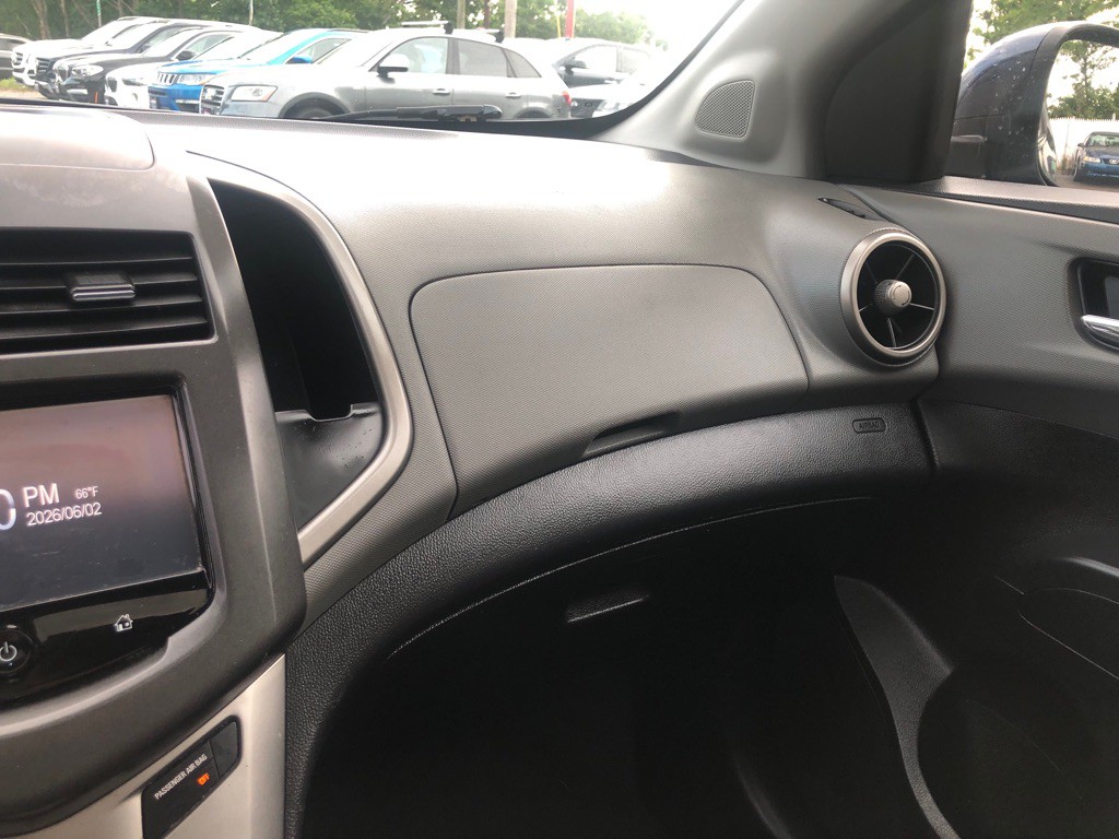 2015 Chevrolet Sonic Image 28