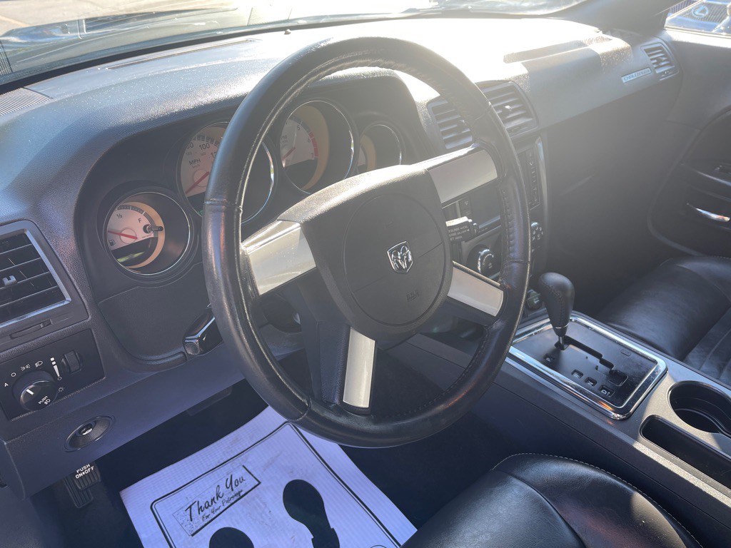2010 Dodge Challenger Image 12