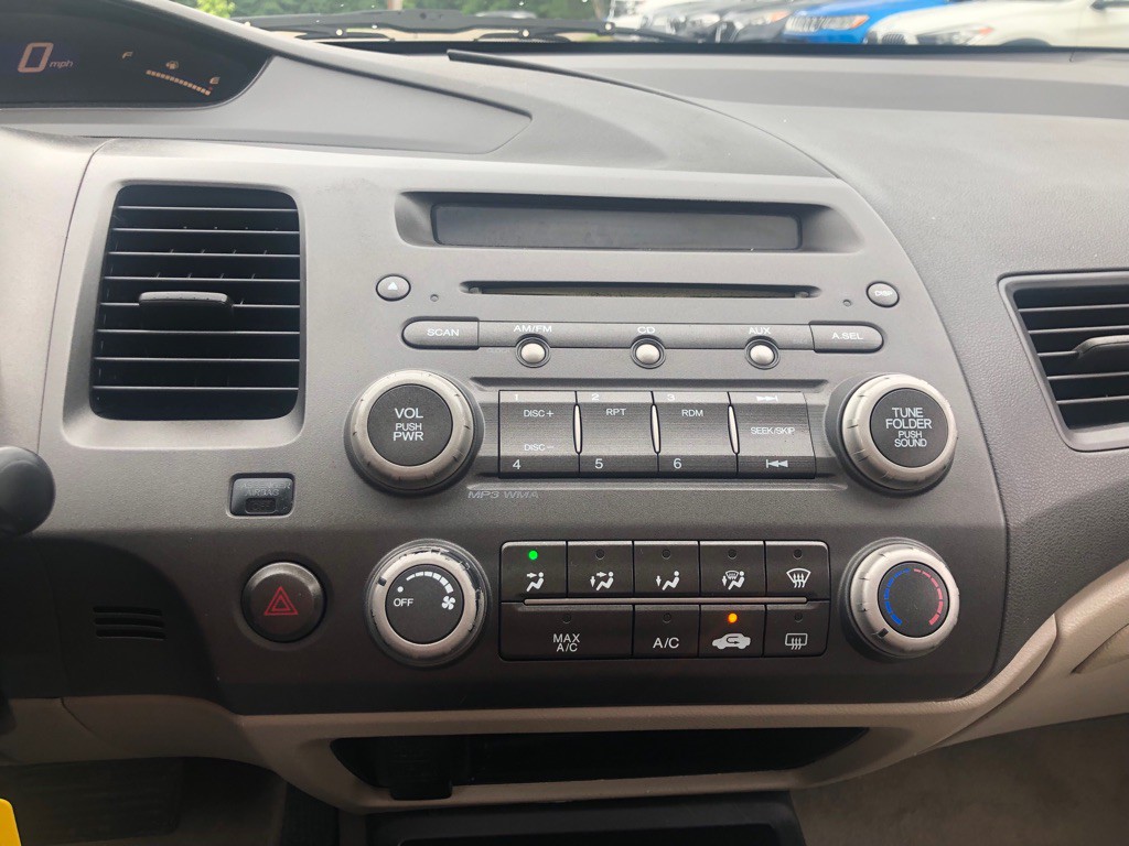 2011 Honda Civic Image 23