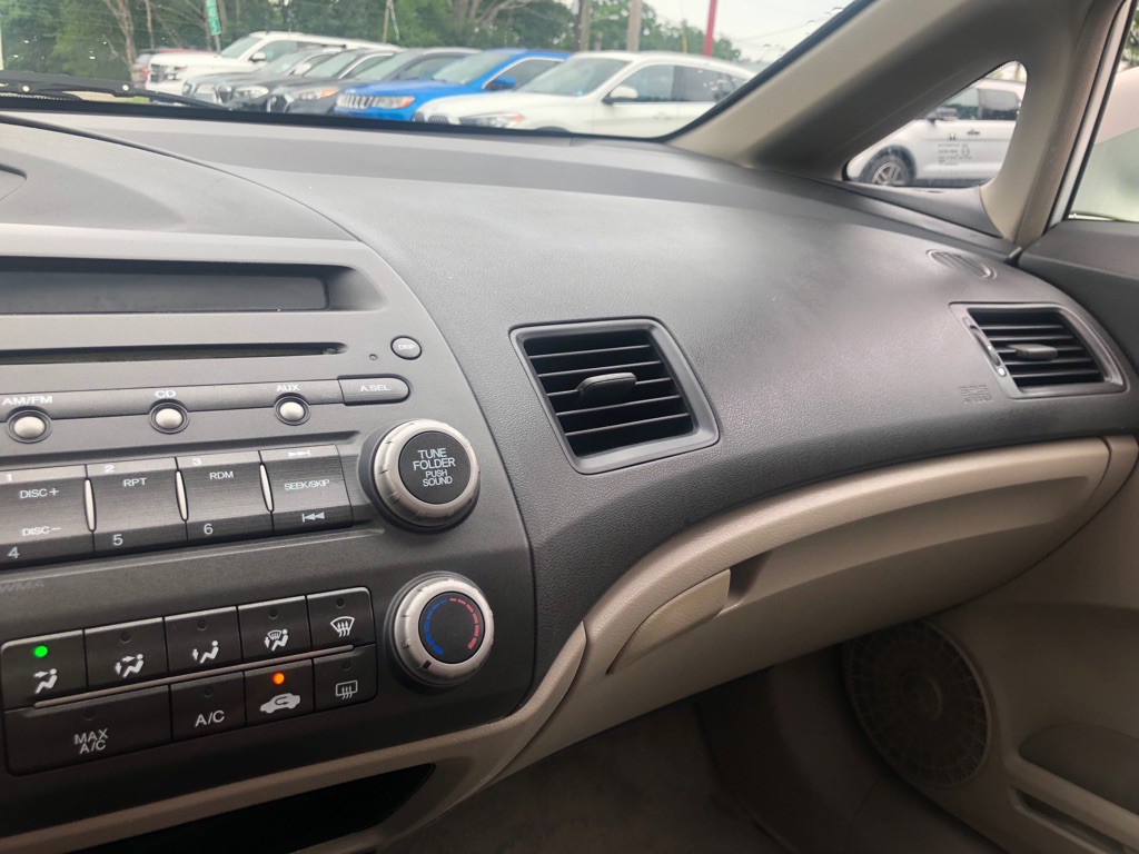2011 Honda Civic Image 24