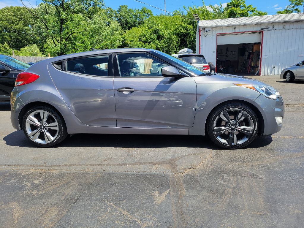 2016 Hyundai Veloster Image 5