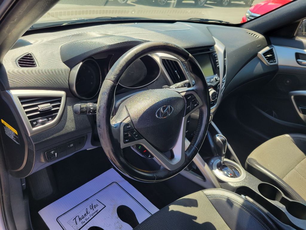 2016 Hyundai Veloster Image 9