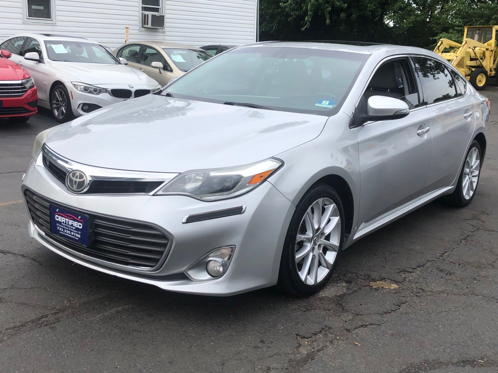 2013 Toyota Avalon Image 1