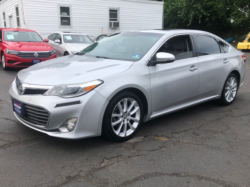 2013 Toyota Avalon Image 2