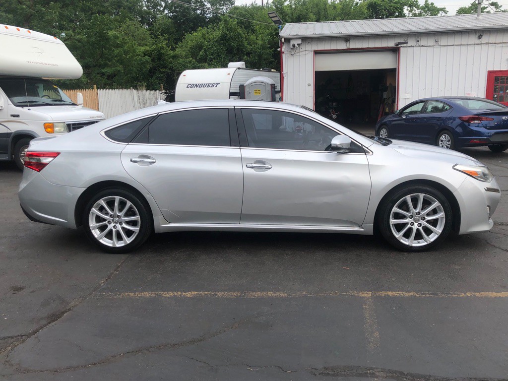 2013 Toyota Avalon Image 8