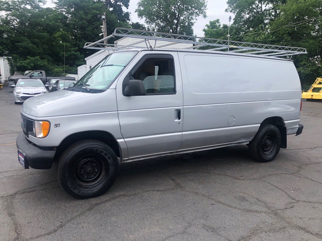 2001 Ford Econoline Image 2