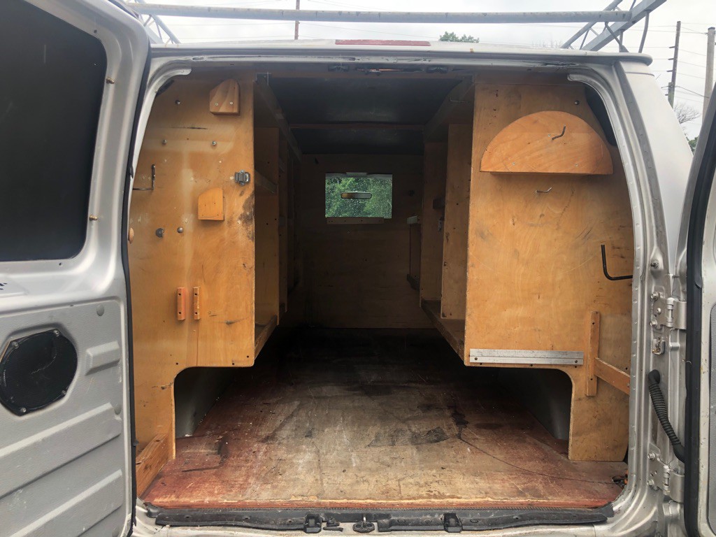 2001 Ford Econoline Image 12