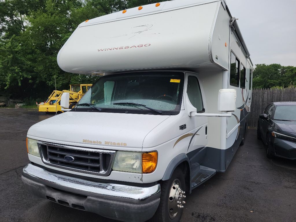 2004 Ford Econoline Image 2