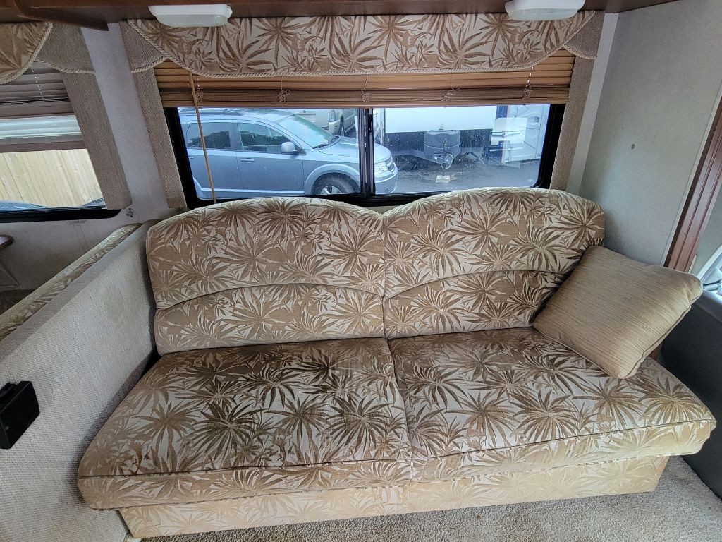 2004 Ford Econoline Image 7