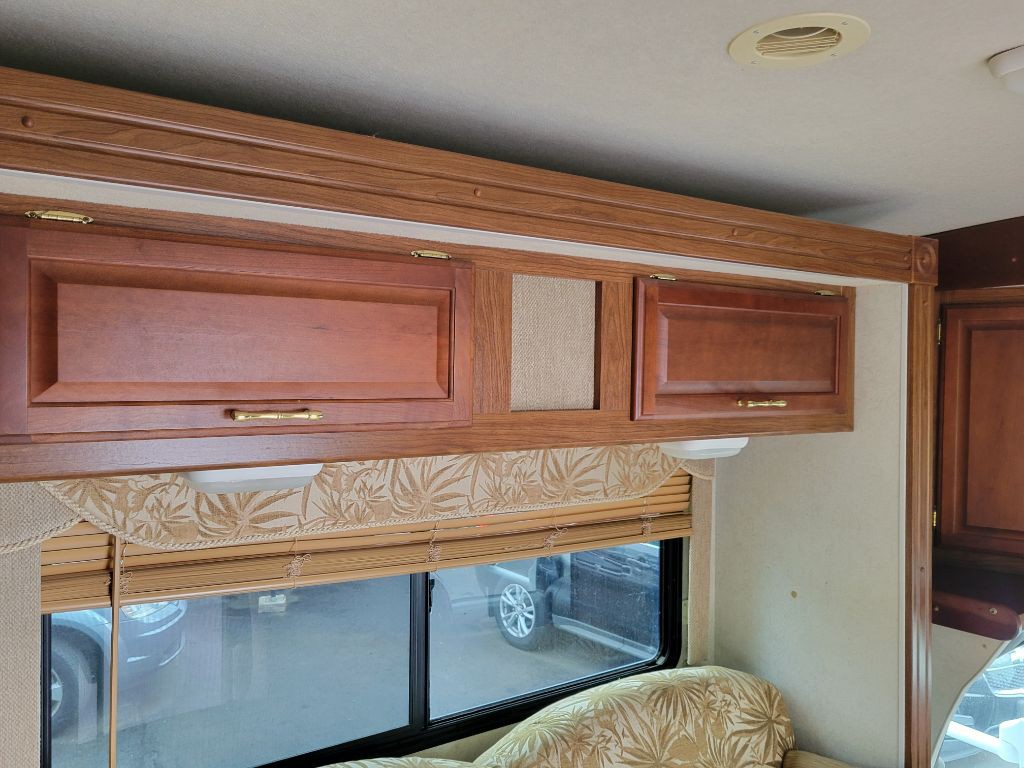 2004 Ford Econoline Image 12