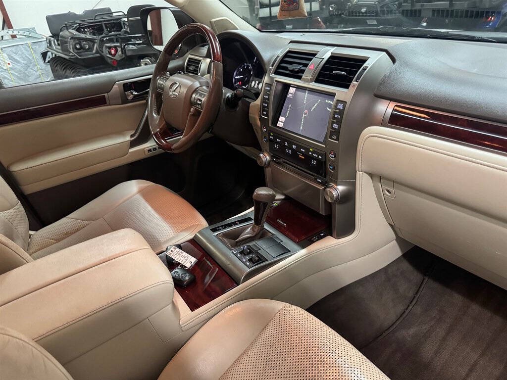 2013 Lexus GX 460 Image 23