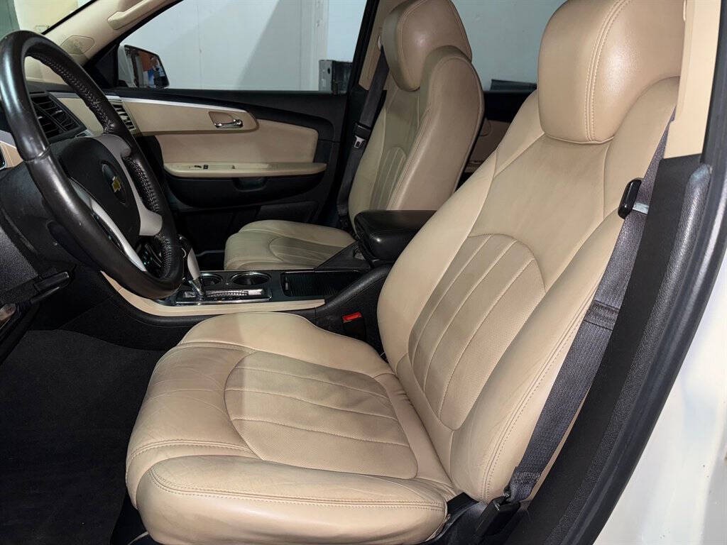 2012 Chevrolet Traverse Image 16