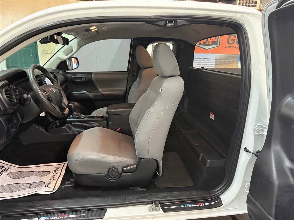 2019 Toyota Tacoma Image 15