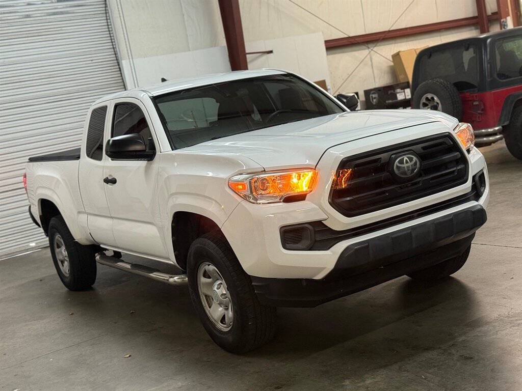 2019 Toyota Tacoma Image 2