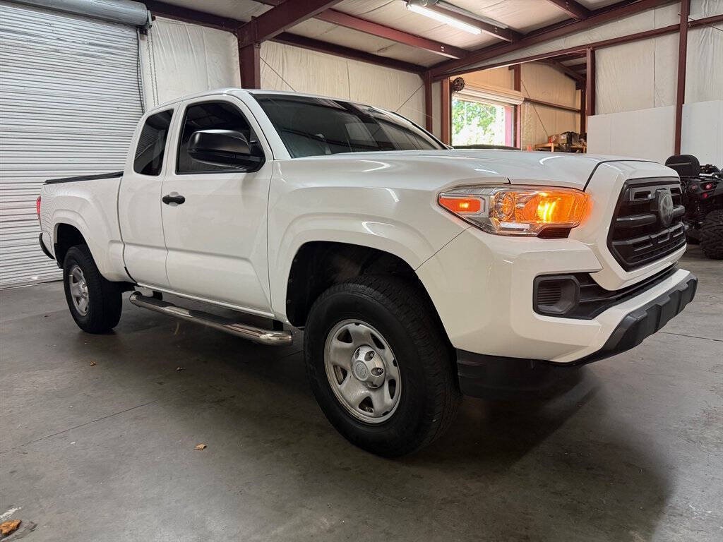 2019 Toyota Tacoma Image 3