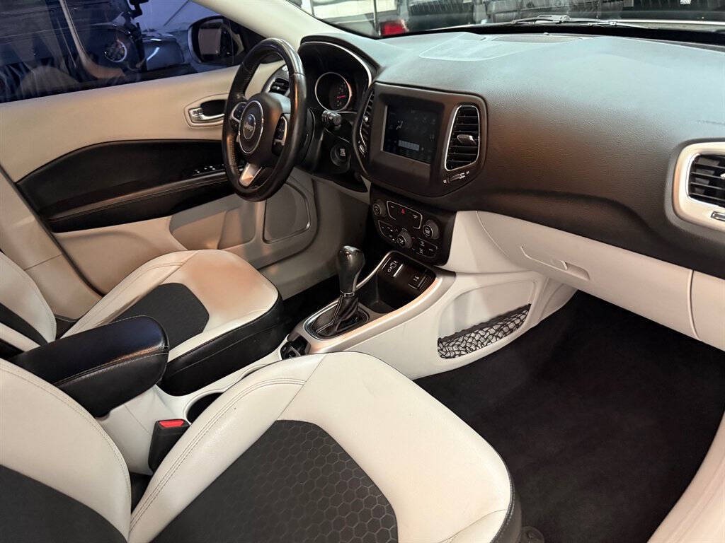 2019 Jeep Compass Image 33