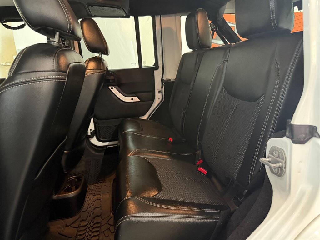 2015 Jeep Wrangler Unlimited Image 25