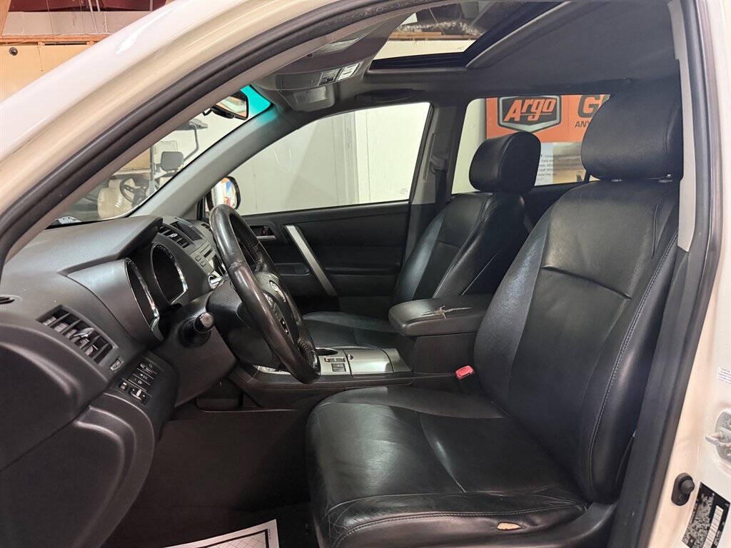 2012 Toyota Highlander Image 10