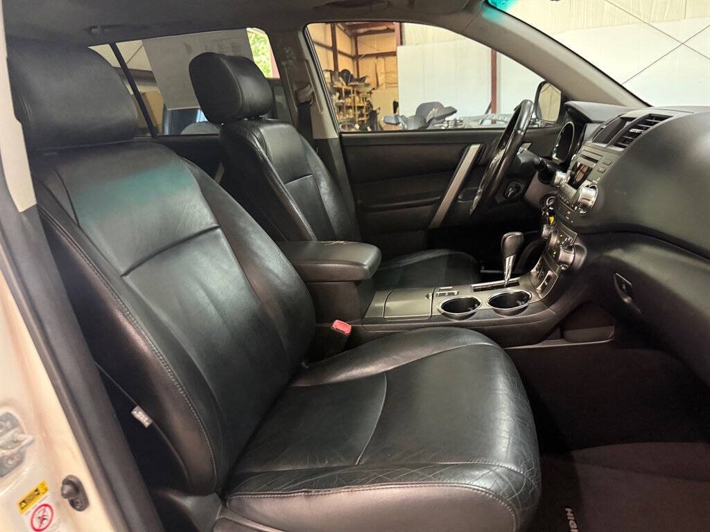 2012 Toyota Highlander Image 21