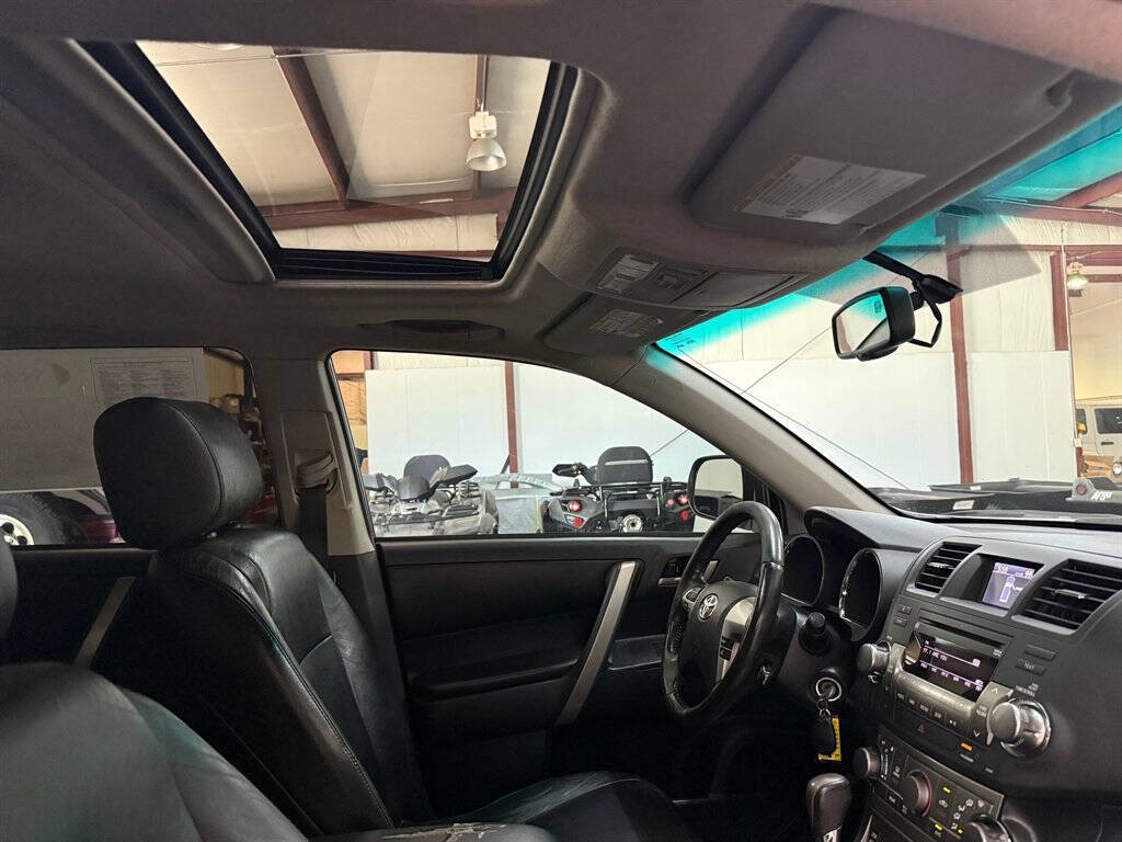 2012 Toyota Highlander Image 22