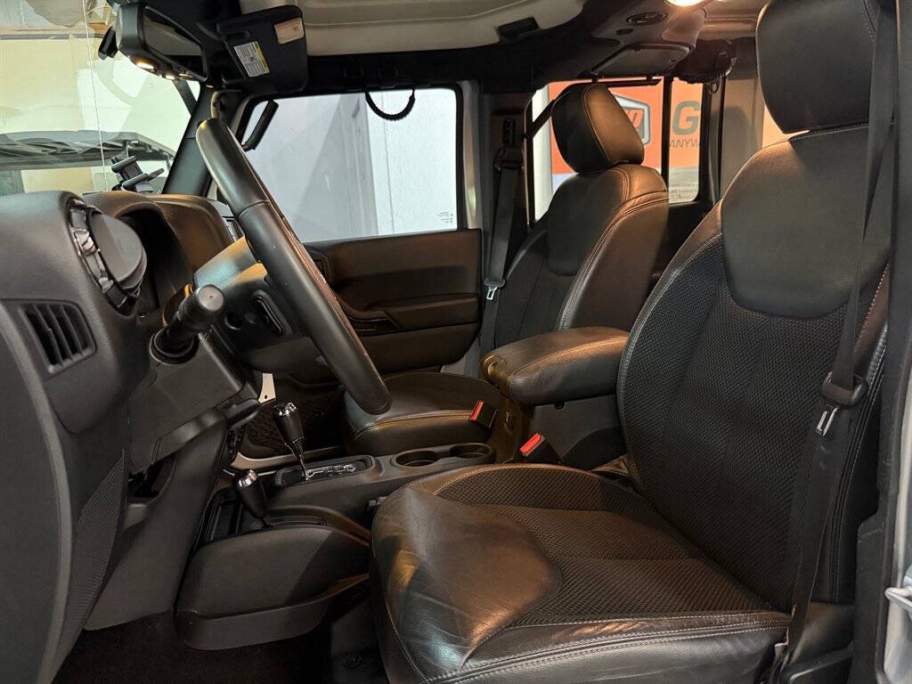 2017 Jeep Wrangler Unlimited Image 16