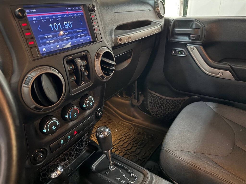 2014 Jeep Wrangler Unlimited Image 16