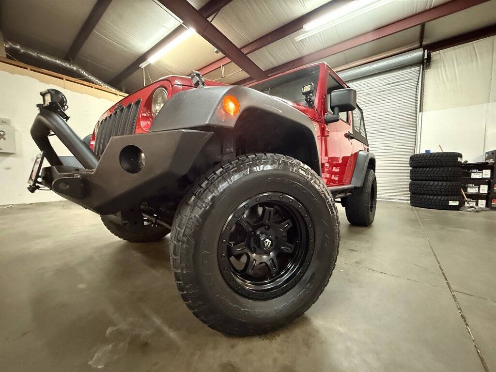 2011 Jeep Wrangler Image 11