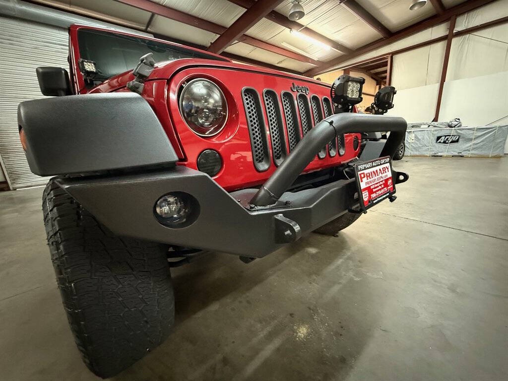 2011 Jeep Wrangler Image 12