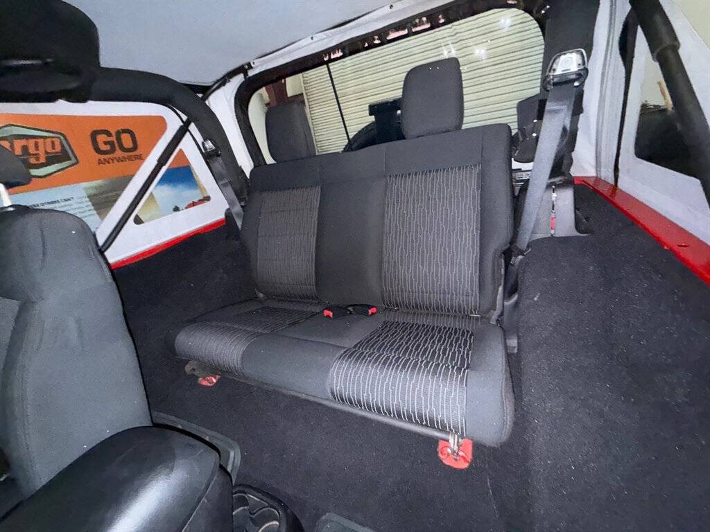 2011 Jeep Wrangler Image 17