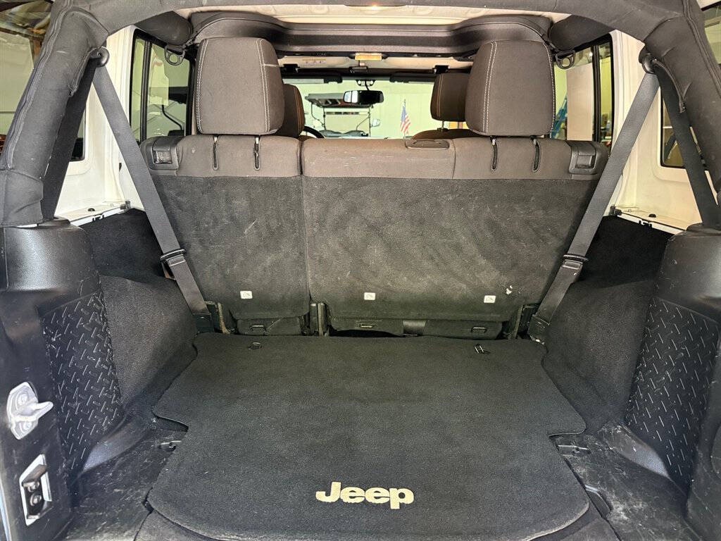 2016 Jeep Wrangler Unlimited Image 21