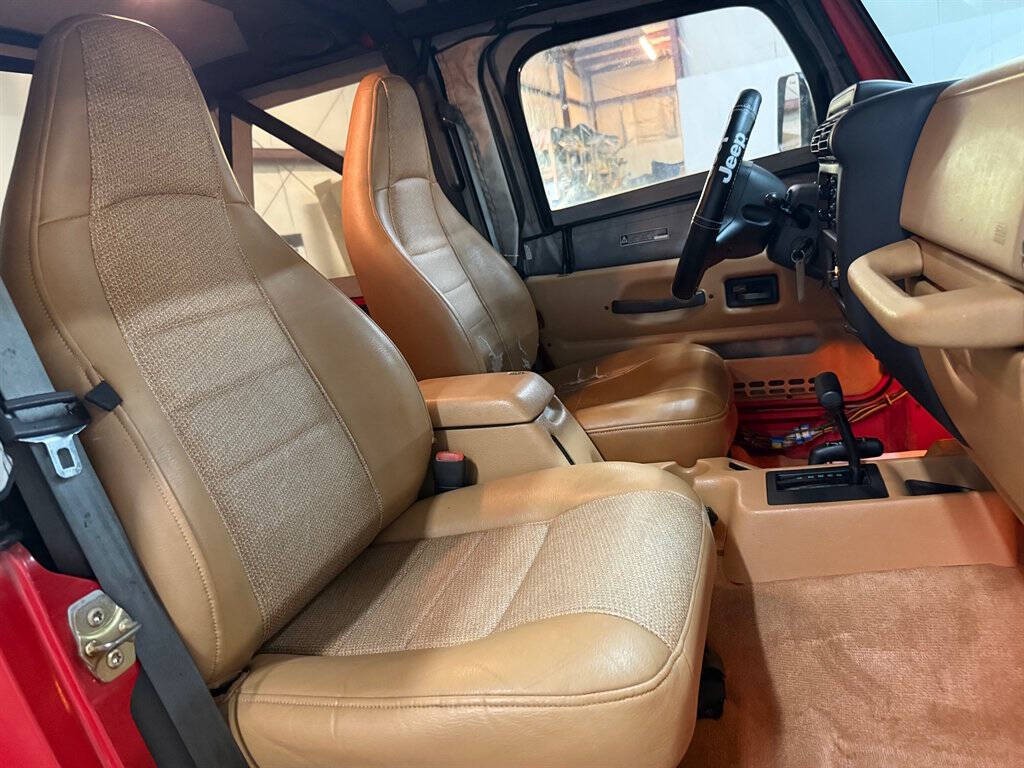 1997 Jeep Wrangler Image 16