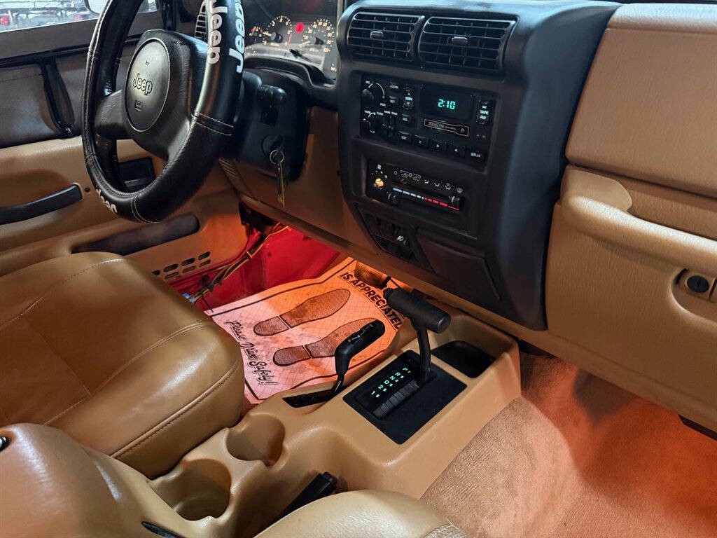 1997 Jeep Wrangler Image 17