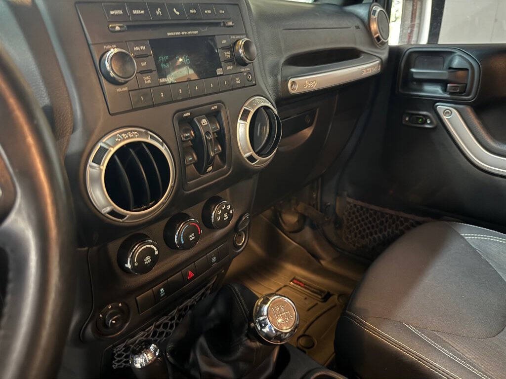 2017 Jeep Wrangler Unlimited Image 14
