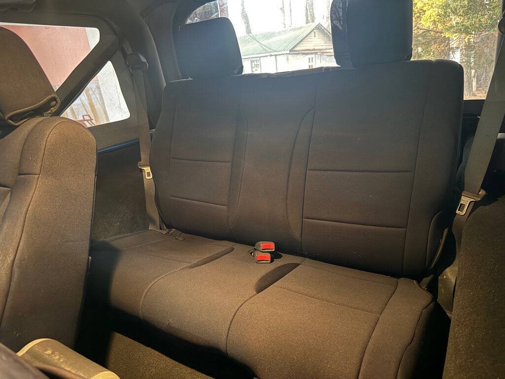 2010 Jeep Wrangler Image 15