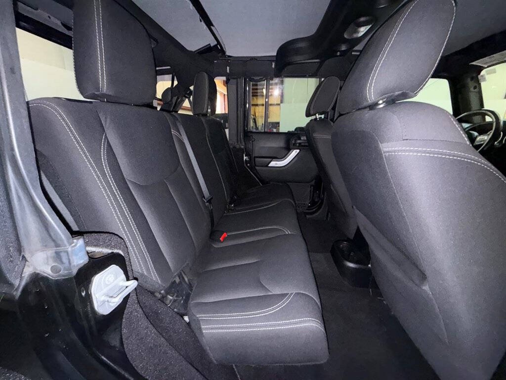 2015 Jeep Wrangler Unlimited Image 11