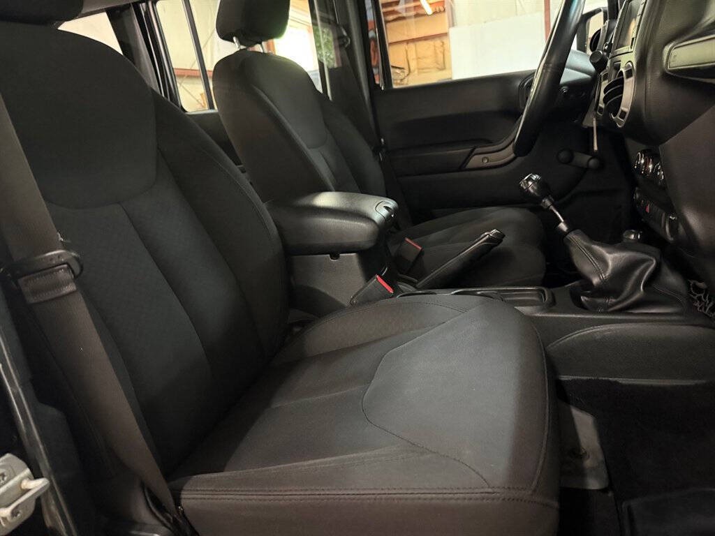2016 Jeep Wrangler Unlimited Image 16