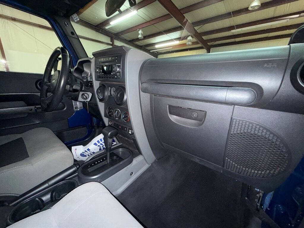 2010 Jeep Wrangler Image 10